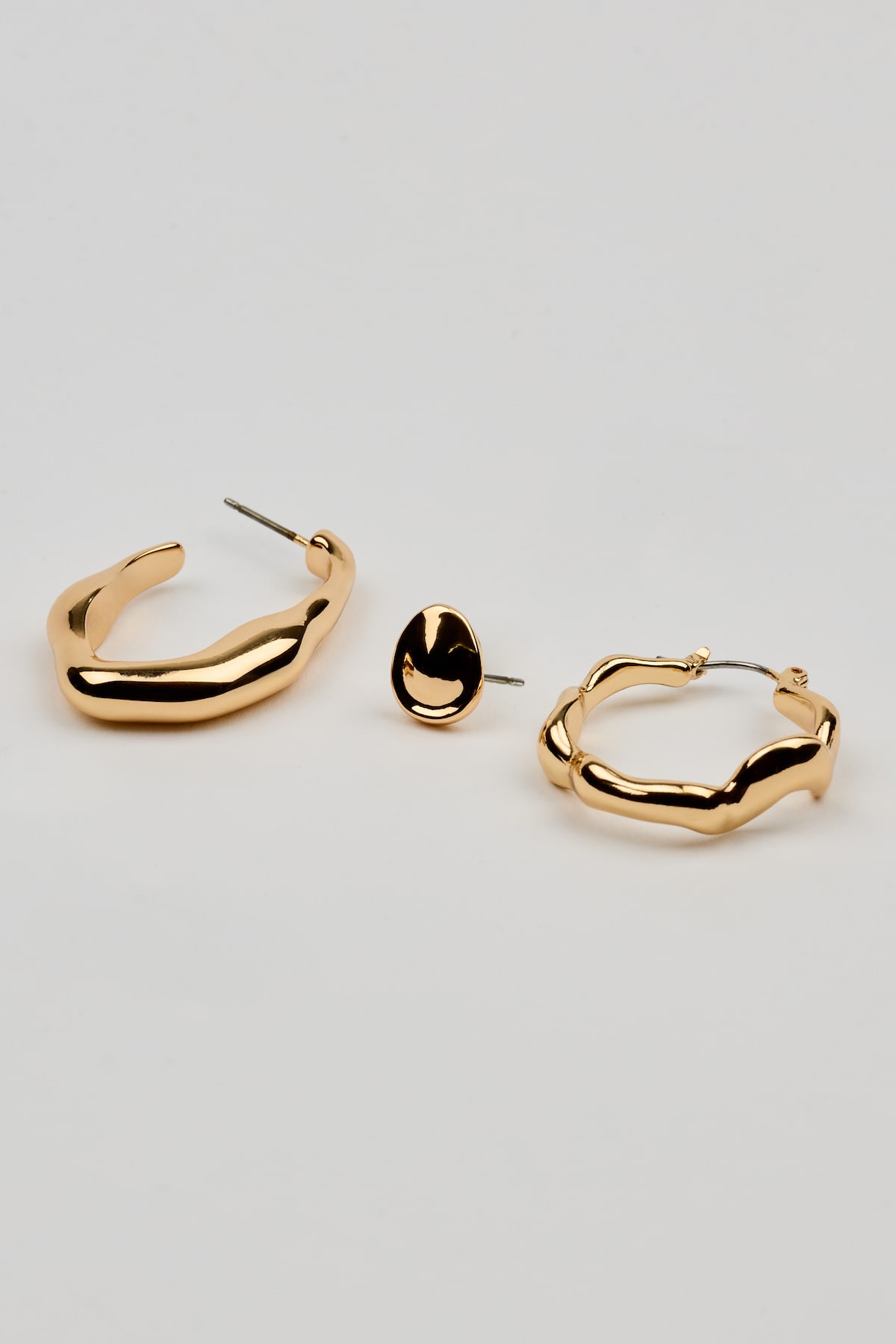 3 Pack of Wavy Studs and Hoop Earrings - Image 3