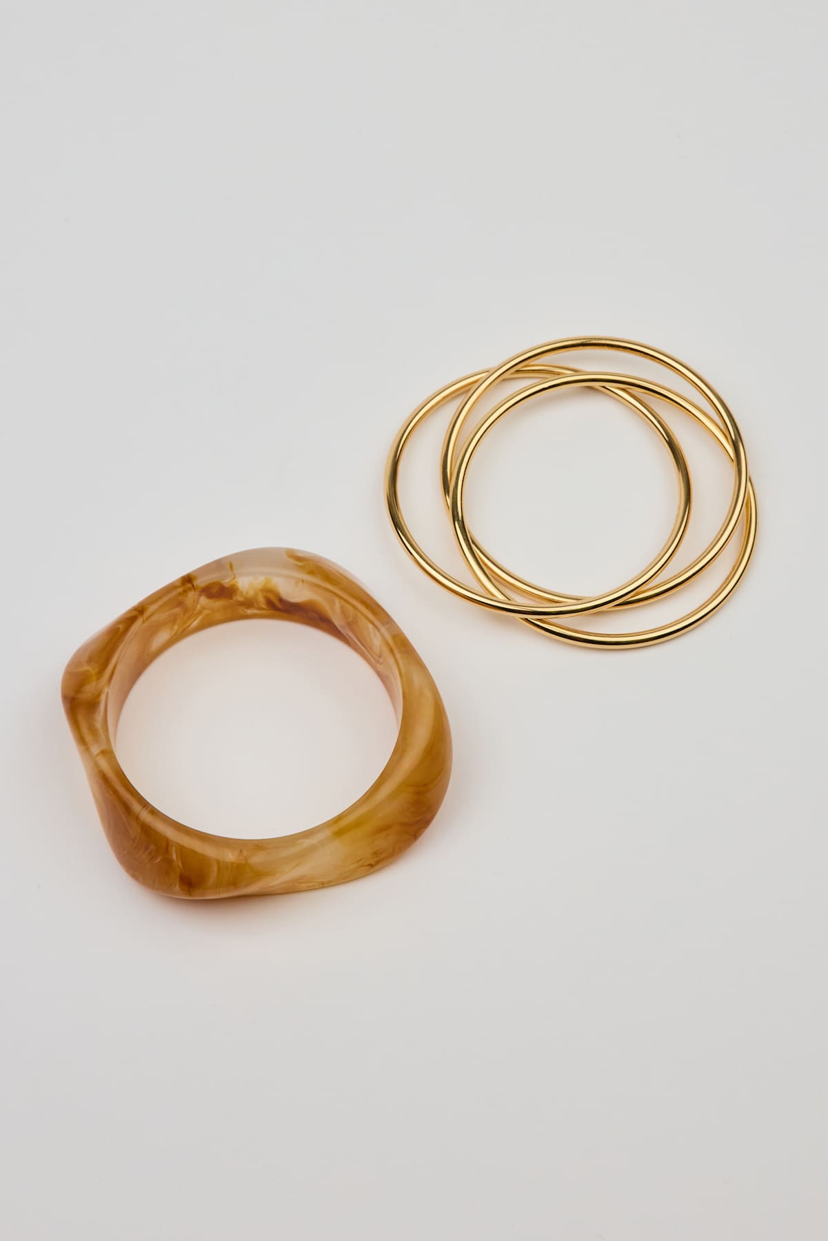 Set of 4 Resin & Clean Twist Bangles - Image 3