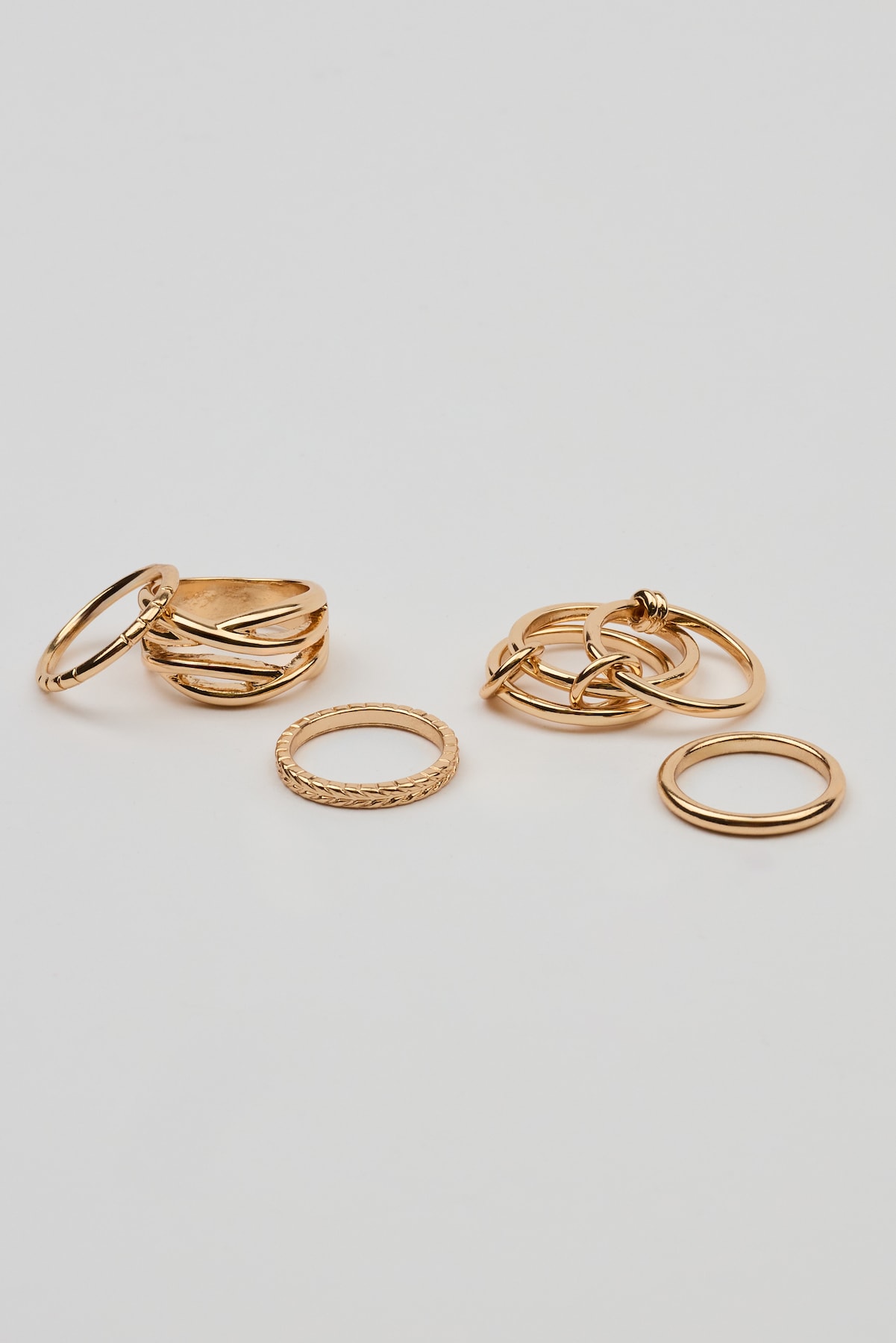 Alternative view of Set of 7 Modern Rings